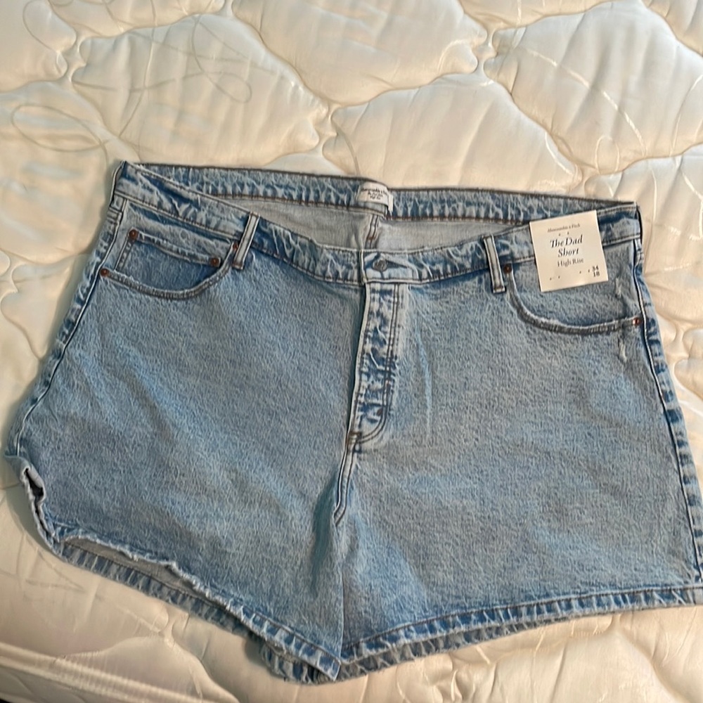 Abercrombie and Fitch Women’s Dad Shorts denim